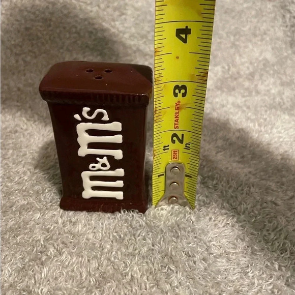 M&M salt shaker - Picture 5 of 5